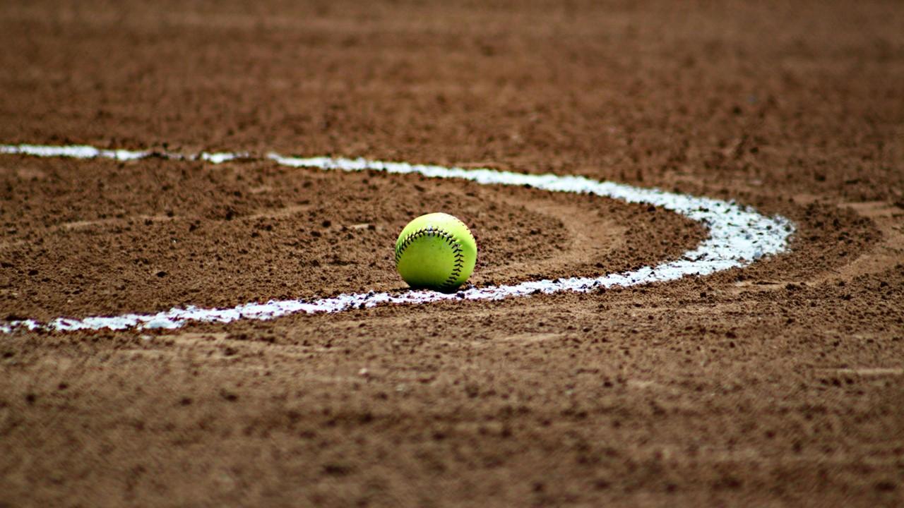 RC over RV in softball for first time since 2012