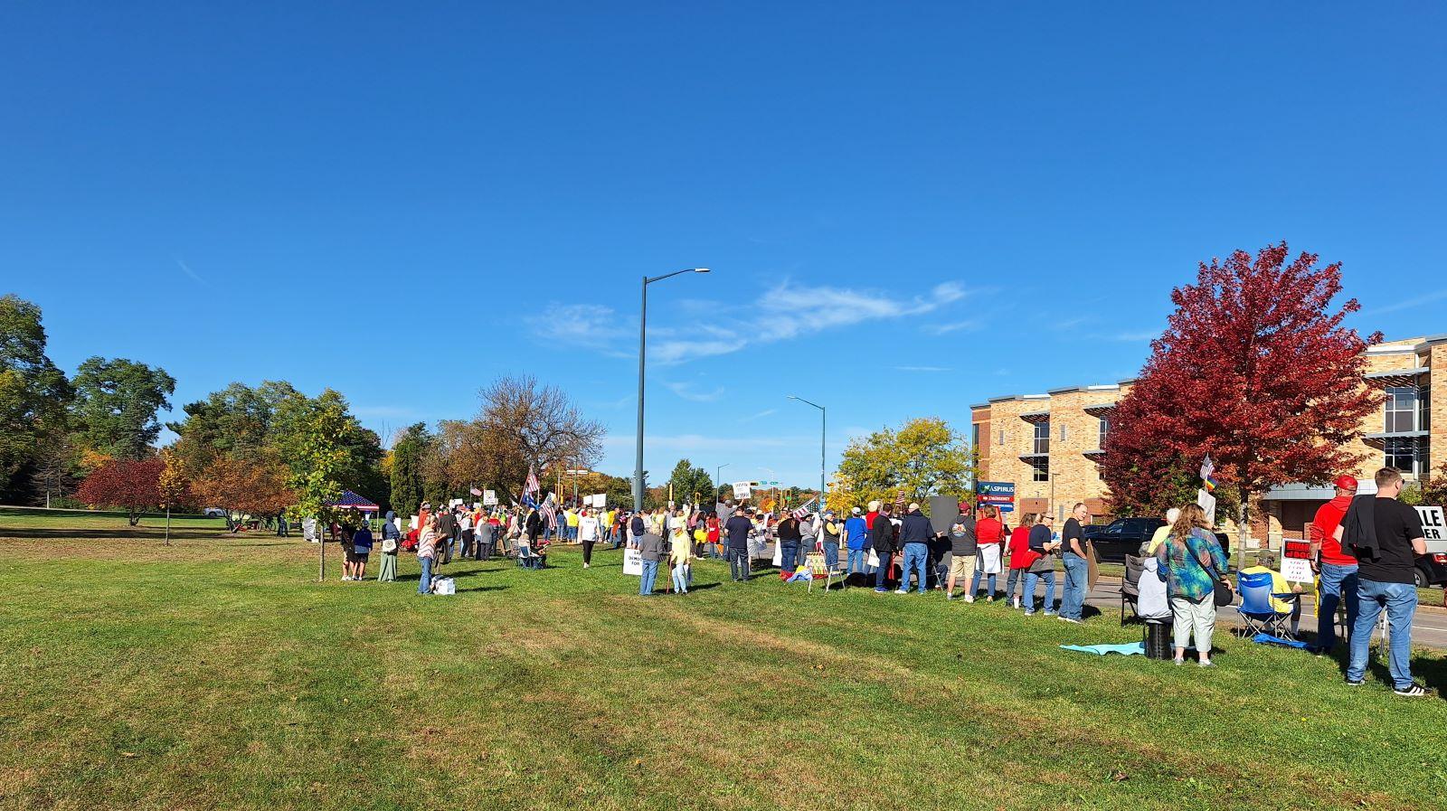 Wisconsin Rapids protest group receives noise complaint – moving location